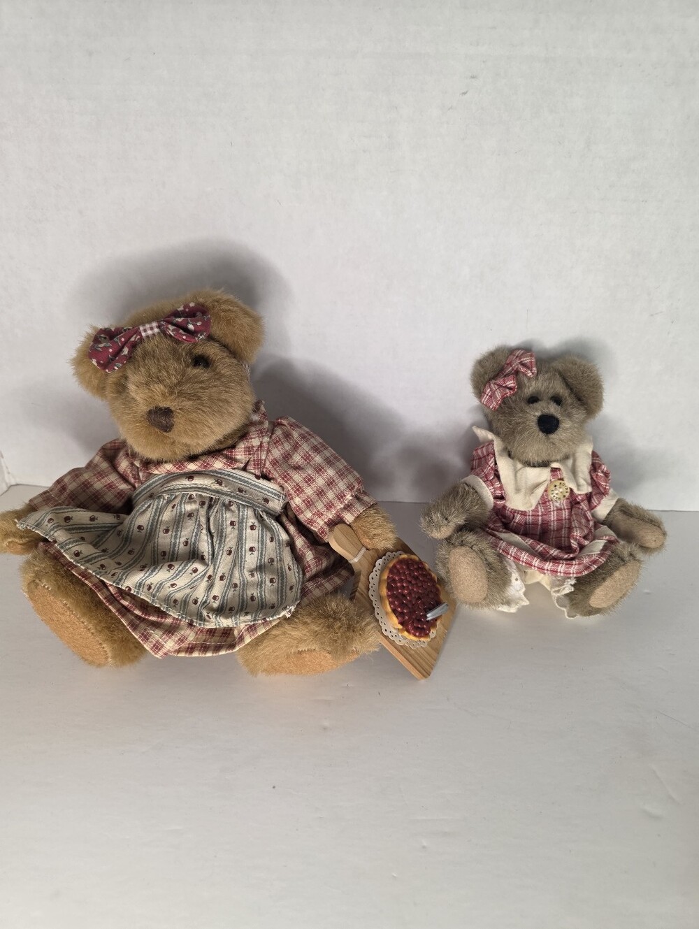 Russ & Boyd Bear set of 2 Bears in Dresses Lois S. Bearhugs